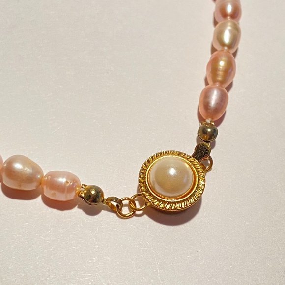Oval Pink Pearl Necklace - Picture 4 of 4